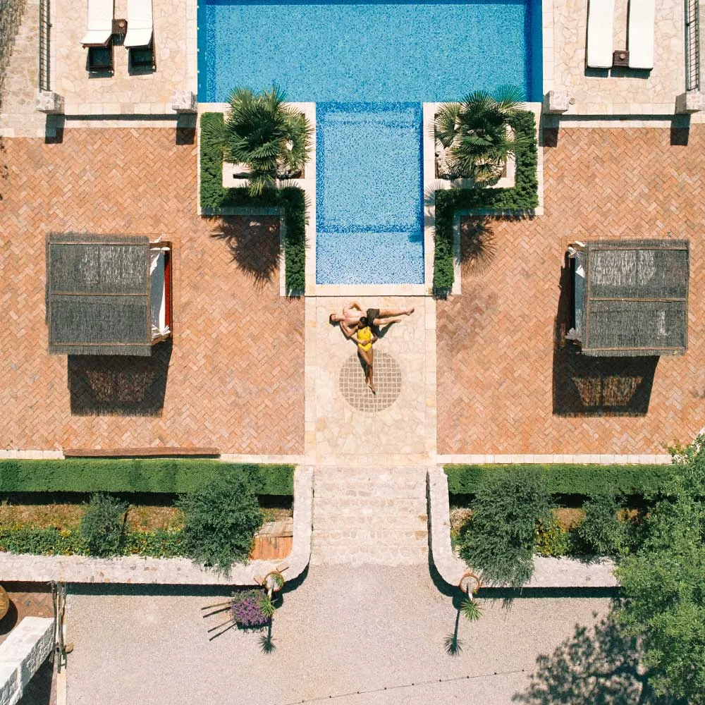 woman-and-man-K4NBVRT